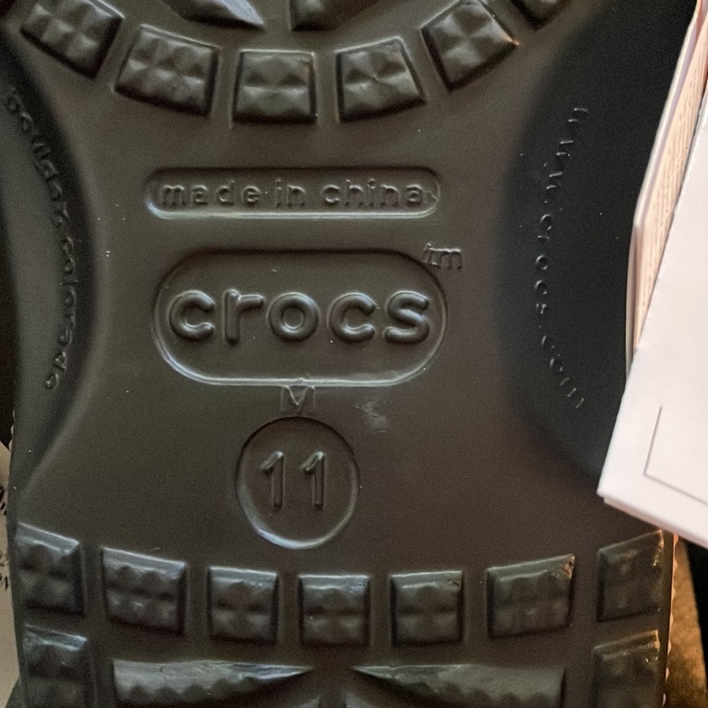 NWT Crocs Mens size 11 Classic Solarized Clog dark tie dye design NICE! - Picture 5 of 6